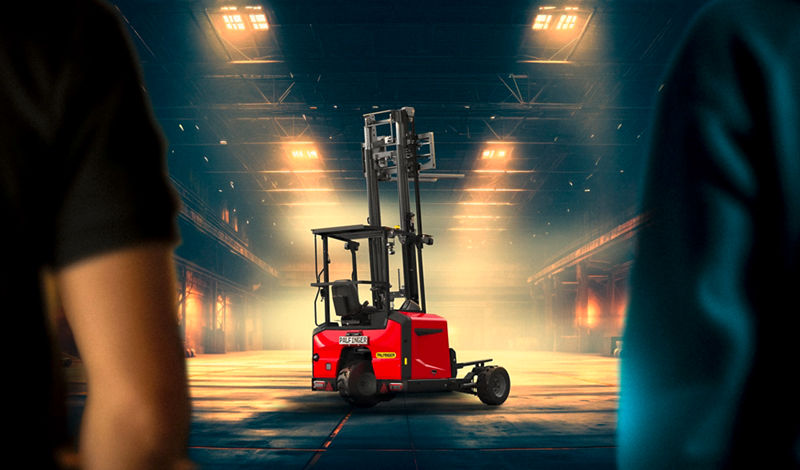 Weltpremiere für PALFINGERs neuen Mitnahmestapler mit Mittelsitz auf der bauma 2025